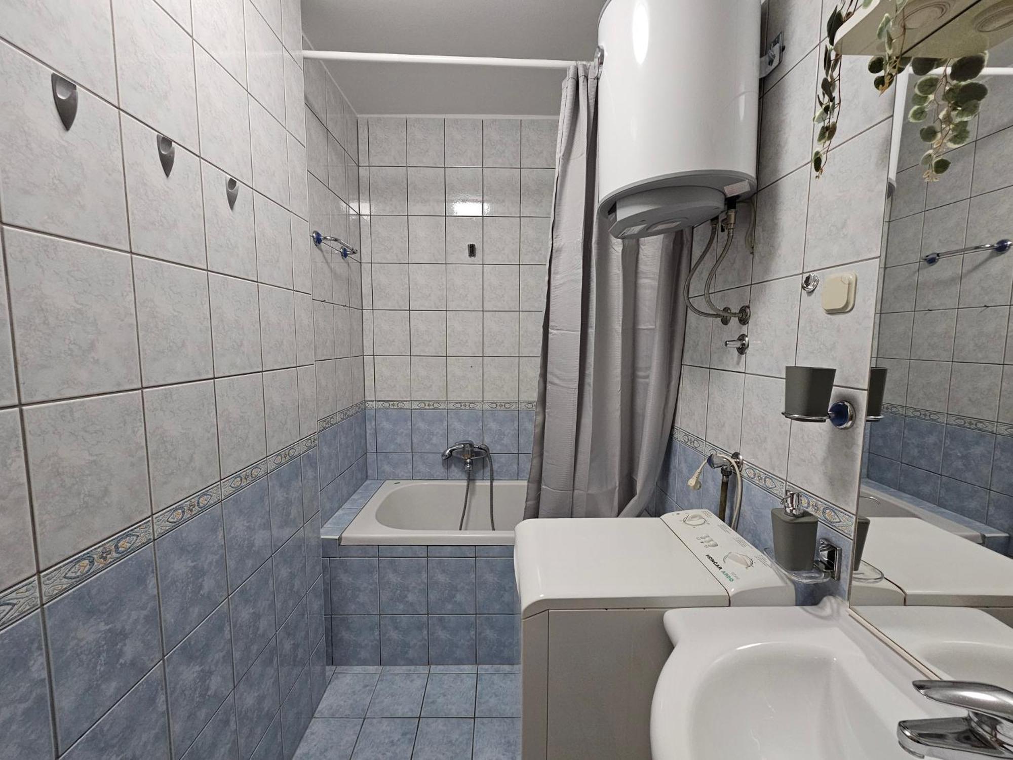 Apartment Marevic *